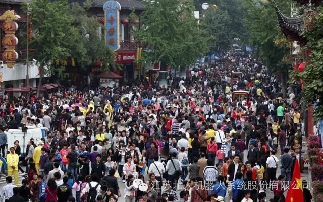 国庆你们晒吃晒玩，云顶国际晒晒奋战的人儿