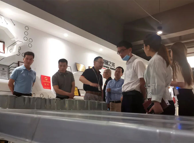 宁波华翔与云顶国际共建友谊桥梁