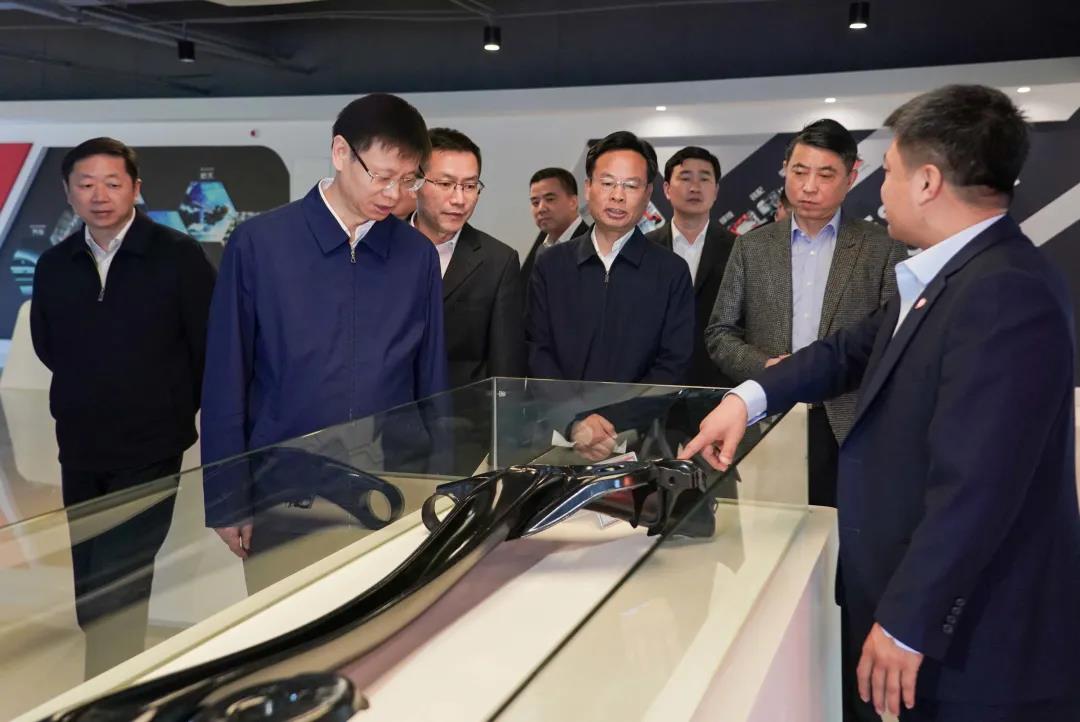 热烈欢迎江苏省委常委、苏州市委书记许昆林一行莅临云顶国际考察调研