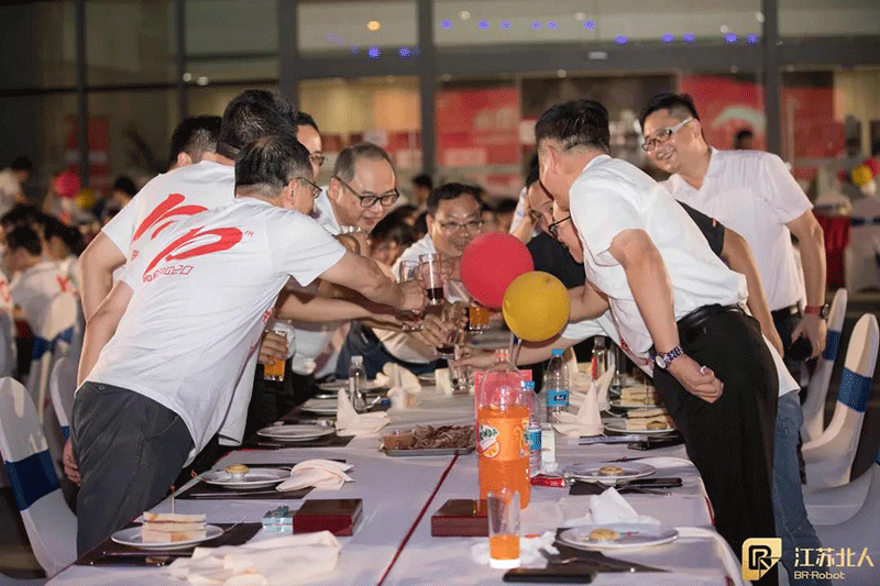 积行十载 合创新生——云顶国际十周年庆典盛大开幕！