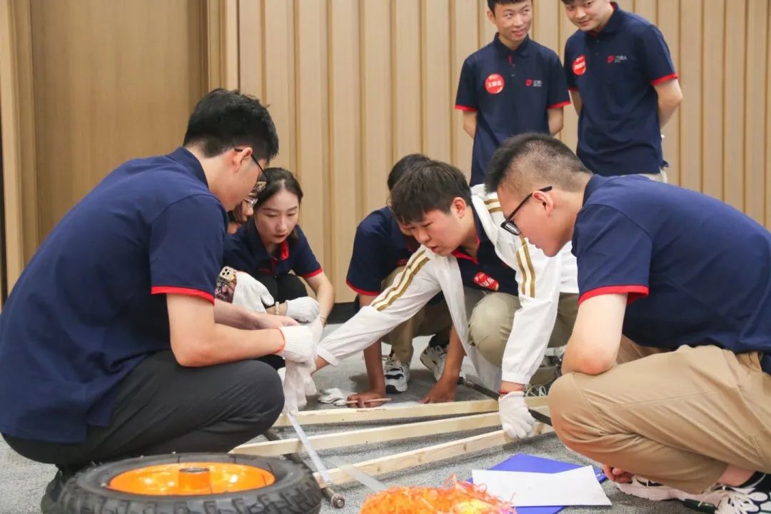 云顶国际一起奔赴山海，领跑未来！